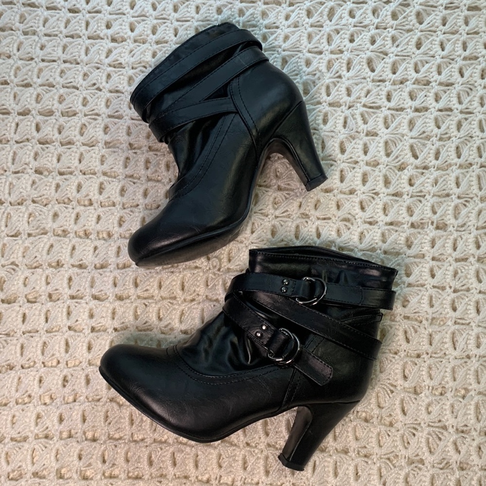 Charles Albert Black Leather Bootie